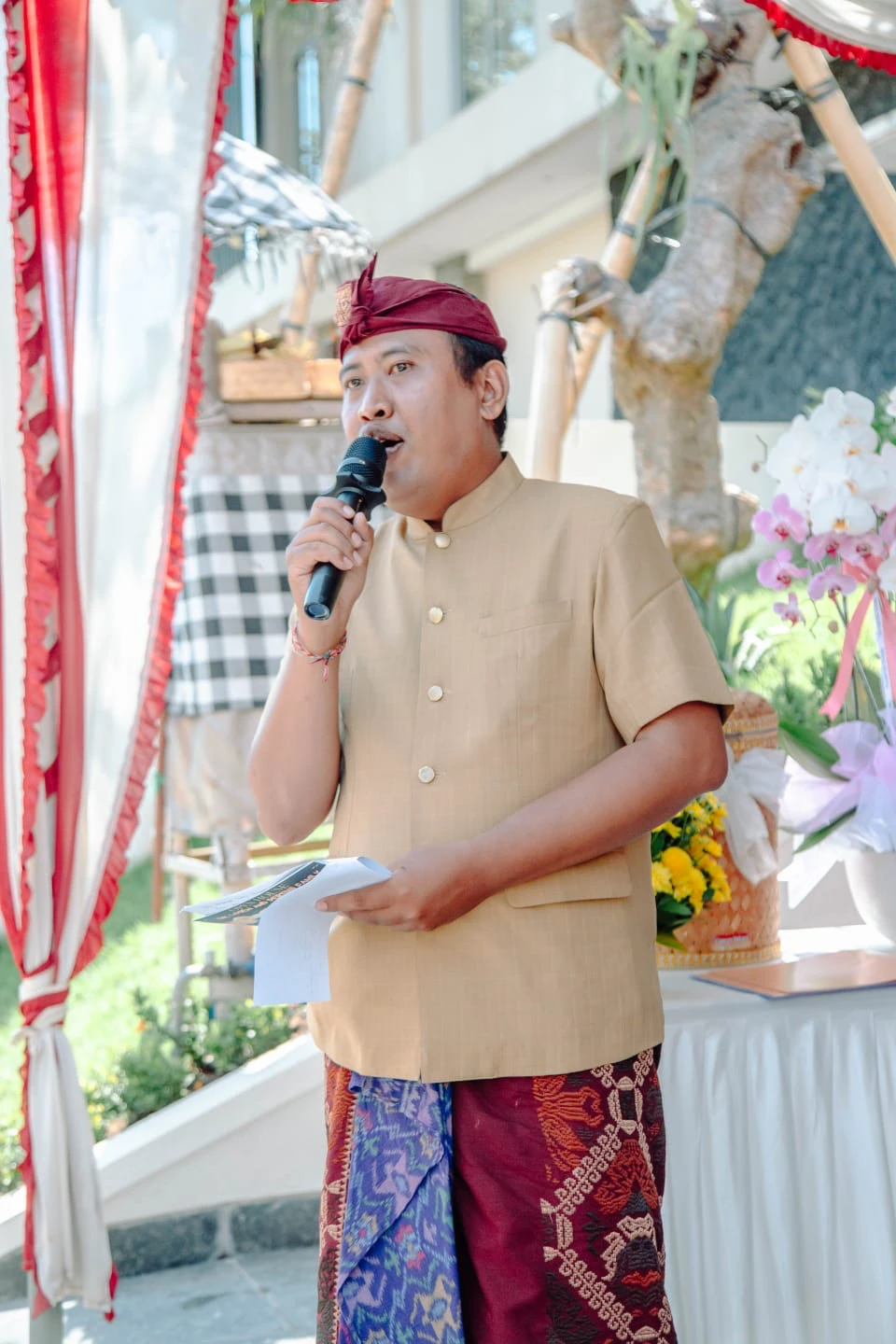 Prasta Dwipayana berbicara di sebuah acara